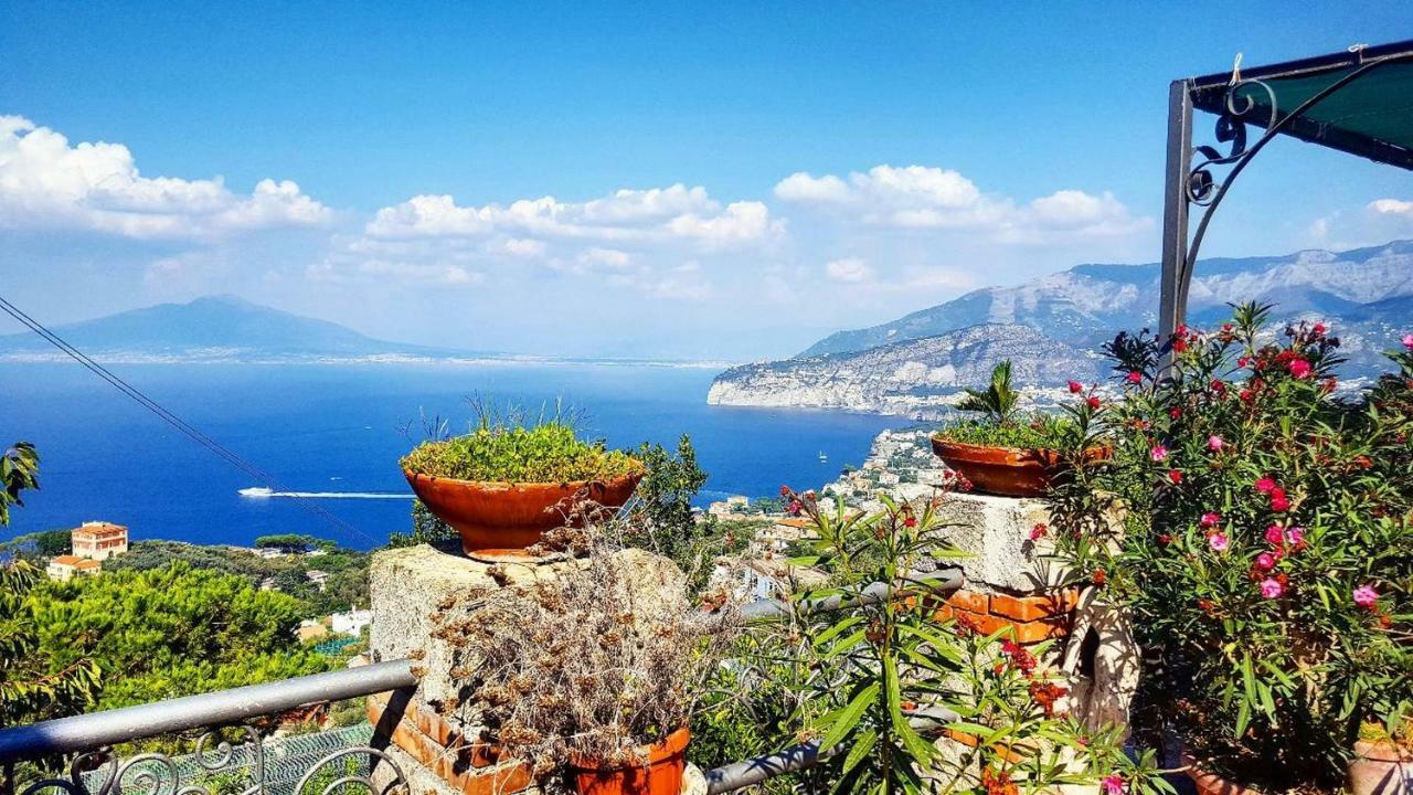 La Rosa Del Sud - De Vivo Realty Sorrento Appartement Buitenkant foto