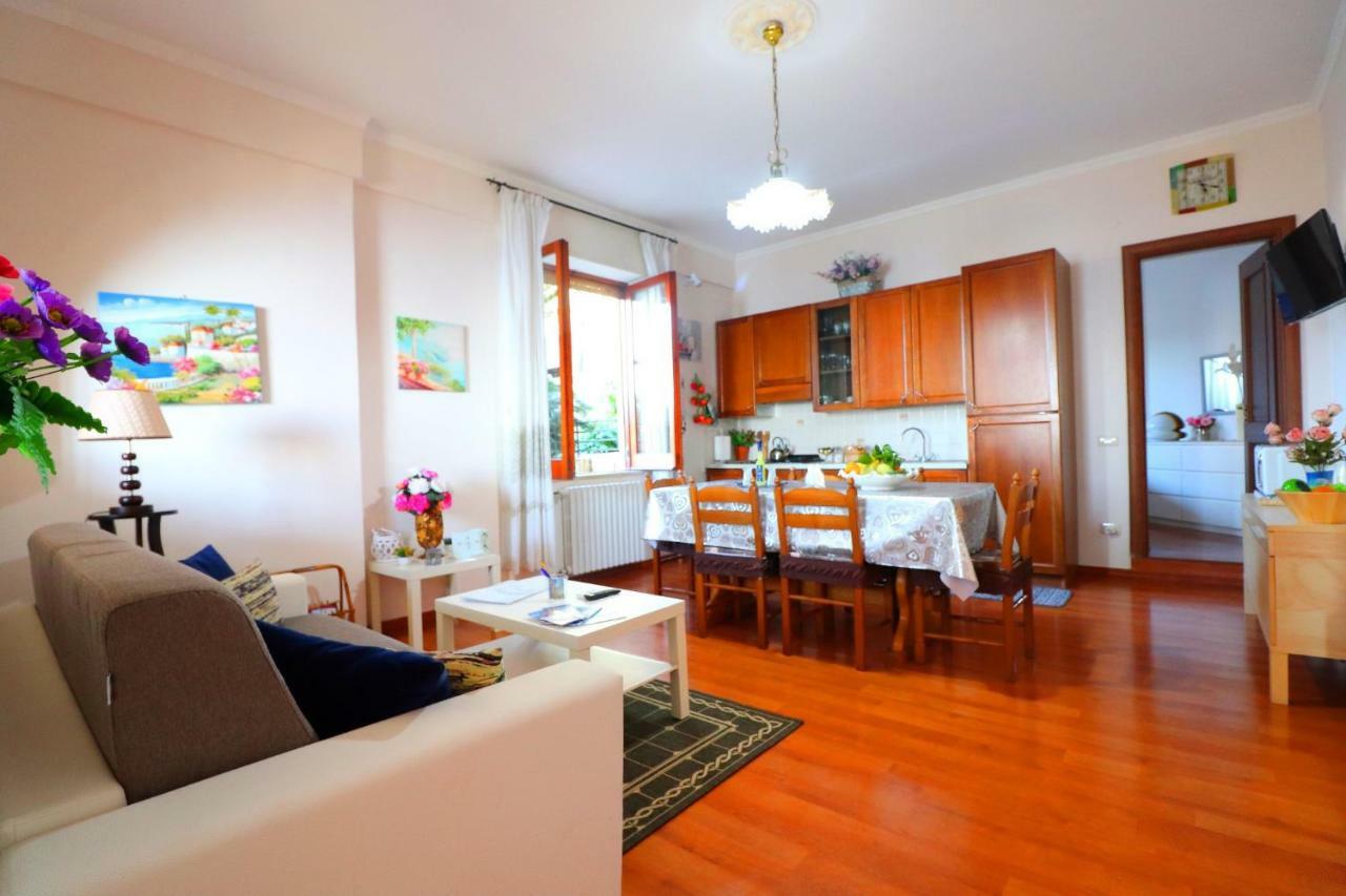 La Rosa Del Sud - De Vivo Realty Sorrento Appartement Buitenkant foto